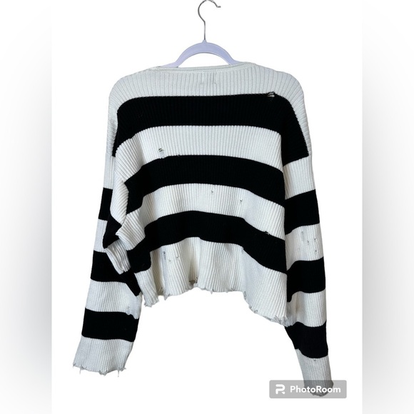 Princess Polly London Bridge Distressed Fray Cropped Oversize‎ Sweater Medium - Picture 4 of 4